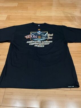 Majestic Black Texas vs New York Yankees ALCS Graphic Short-Sleeve Tee